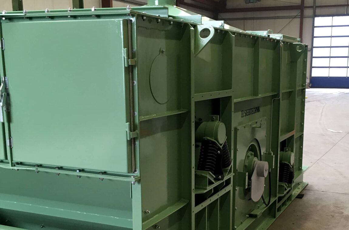 Circular vibratory screening machine V 12-30 I L Dust protection