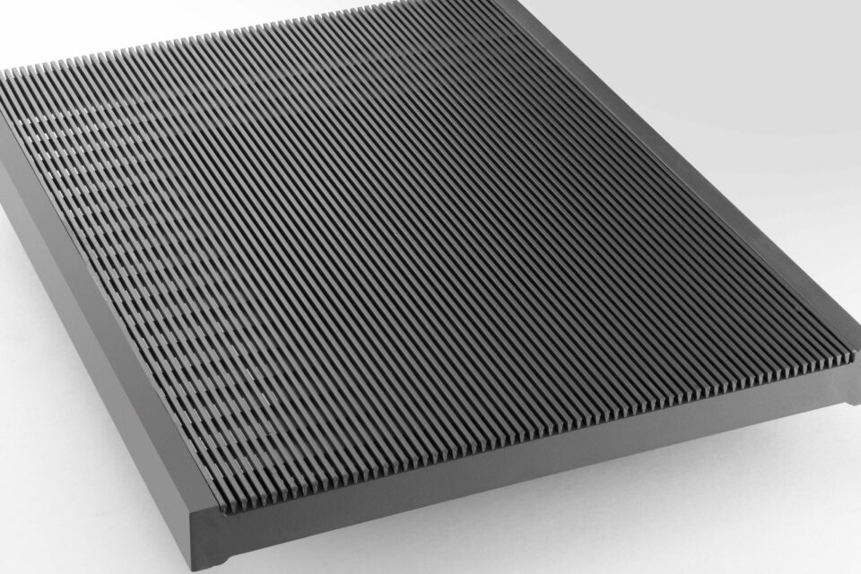 STEINHAUS OPTIMA slotted screen base with steel reinforcement